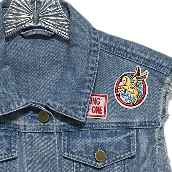 Santa Small Fe Fray Hem Decal Denim Vest NEW WITH TAGS - Picture 4 of 6